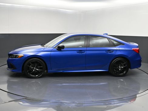 Used 2023 Honda Civic Sport image 4