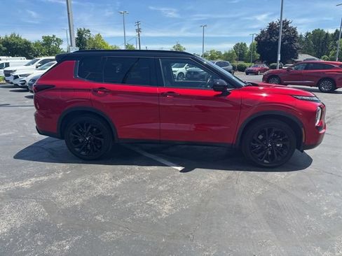 Used 2024 Mitsubishi Outlander SEL Black Edition AWD/4WD image 3