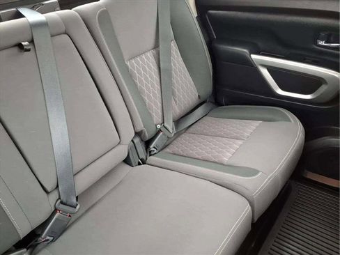 Used 2024 Nissan Titan SV w/ SV Convenience Package image 18