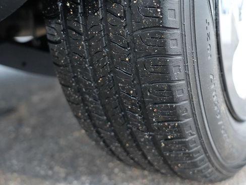 Used 2017 Jeep Cherokee Sport image 28