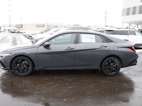 New 2026 Hyundai Elantra SEL Sport Premium image 9