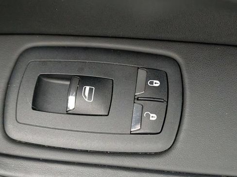 Used 2018 Maserati Levante AWD/4WD image 35