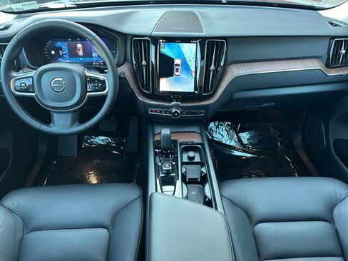 Certified 2024 Volvo XC60 T8 Plus AWD/4WD image 3