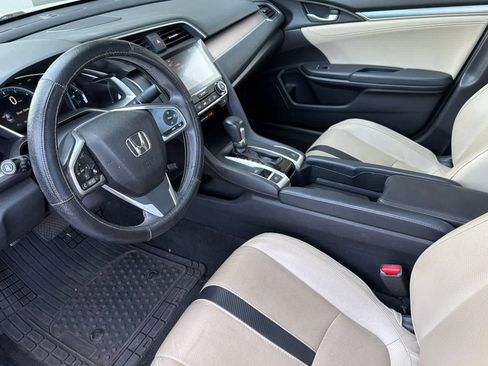 Used 2017 Honda Civic Touring image 11