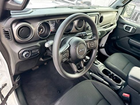 Used 2021 Jeep Wrangler Unlimited Sport image 10