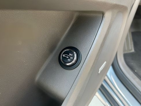 Used 2019 Chevrolet Traverse Premier AWD/4WD image 9