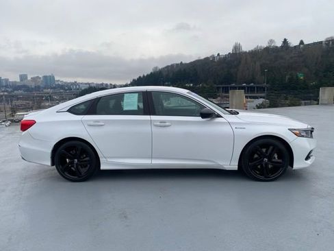 Used 2022 Honda Accord Sport image 3