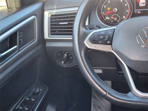 Used 2021 Volkswagen Atlas SE image 23