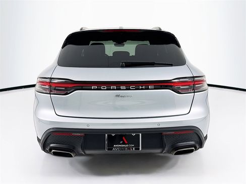 Certified 2025 Porsche Macan image 6