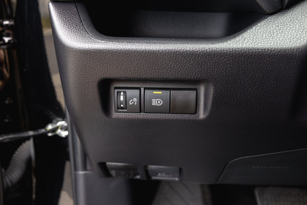 Certified 2025 Toyota RAV4 LE FWD image 14