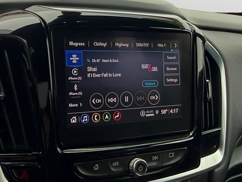 Used 2022 Chevrolet Traverse Premier FWD image 18