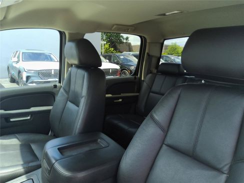 Used 2013 Chevrolet Silverado 1500 LTZ w/ LTZ White Diamond Edition RWD image 18