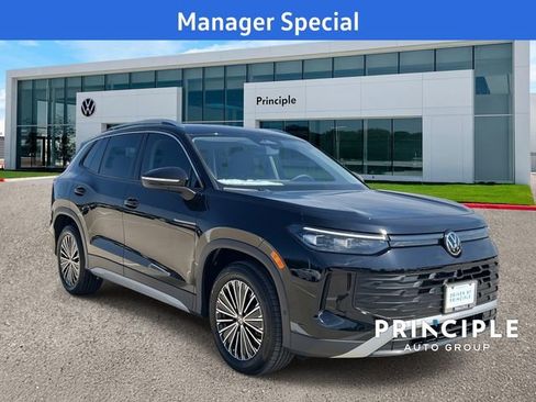 New 2025 Volkswagen Tiguan S FWD image 3