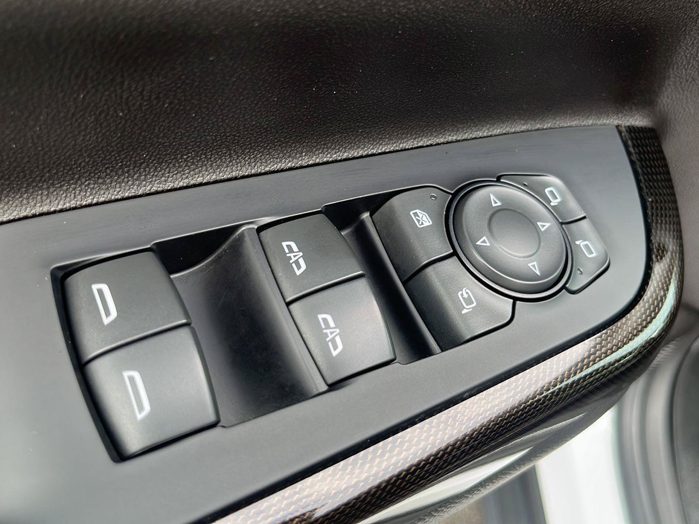 Used 2022 GMC Acadia AT4 w/ Technology Package AWD/4WD image 11