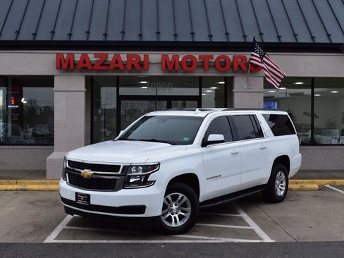 Used 2018 Chevrolet Suburban LT image 2