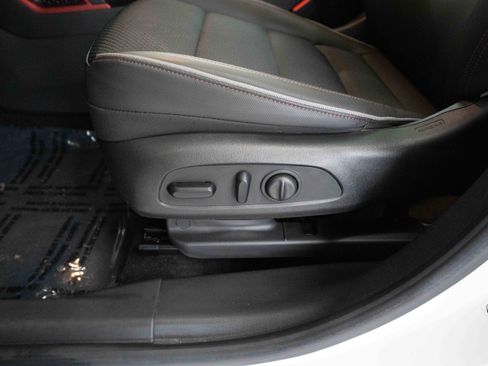 Used 2022 Chevrolet TrailBlazer RS w/ Sun and Liftgate Package image 12