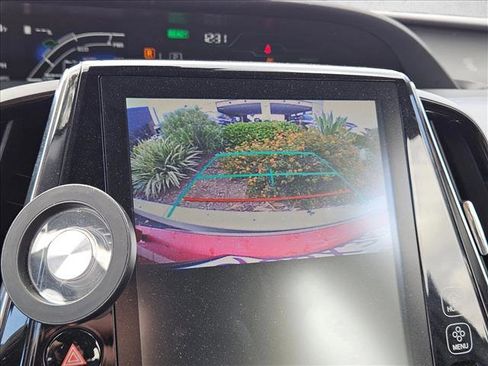 Used 2018 Toyota Prius Prime Premium w/ Carpet Mat Package FWD image 13