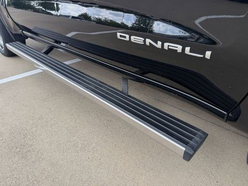 Used 2023 GMC Sierra 1500 Denali w/ Denali Reserve Package AWD/4WD image 10