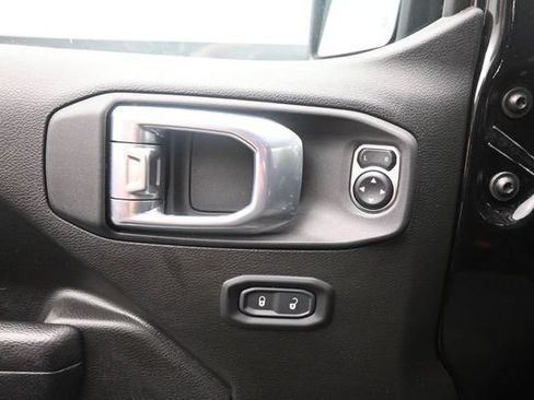 Used 2024 Jeep Gladiator Sport AWD/4WD image 13