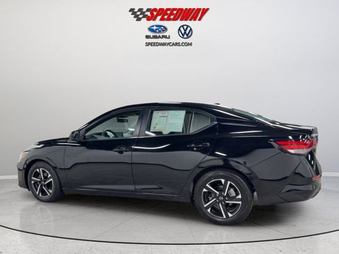 Used 2025 Nissan Sentra SV FWD image 9