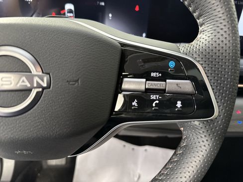 New 2025 Nissan Ariya Platinum image 14