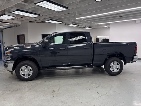 New 2026 RAM 2500 Tradesman AWD/4WD image 4