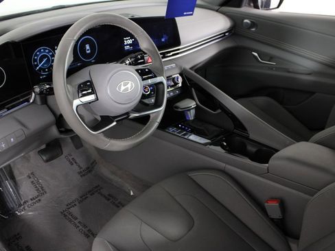 Certified 2024 Hyundai Elantra SEL w/ Convenience Package FWD image 19
