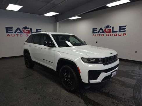 New 2026 Jeep Grand Cherokee Altitude image 2