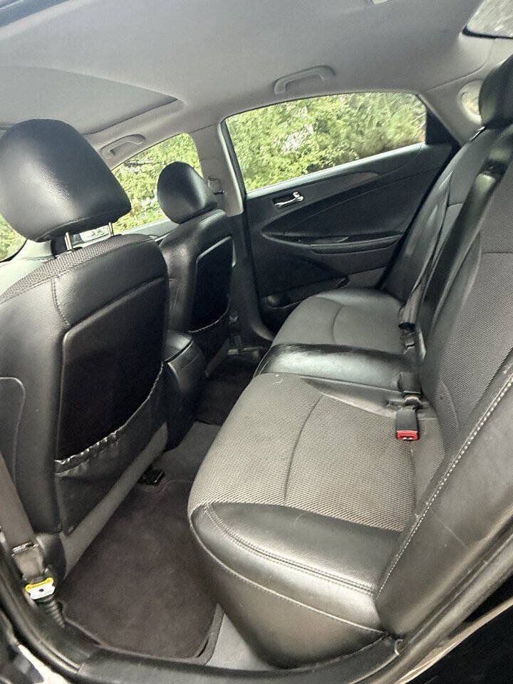 Used 2012 Hyundai Sonata SE w/ Navigation & Sunroof Pkg FWD image 8
