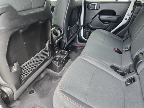 Used 2024 Jeep Gladiator Rubicon AWD/4WD image 37
