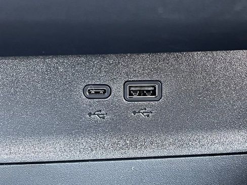 New 2026 Chevrolet Equinox ACTIV w/ Convenience Package III AWD/4WD image 26