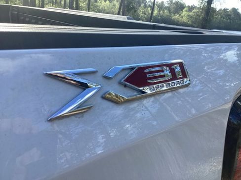 New 2026 GMC Sierra 1500 SLT w/ SLT Premium Plus Package image 10