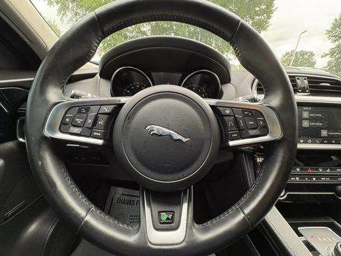 Used 2020 Jaguar F-PACE R-Sport AWD/4WD image 35