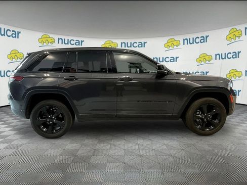 Used 2023 Jeep Grand Cherokee Altitude image 8