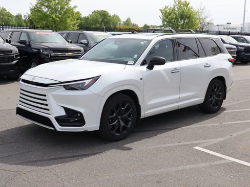 Used 2024 Lexus TX 500h AWD w/ Technology Package image 5