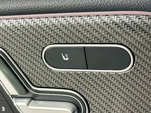 Certified 2023 Mercedes-Benz GLB 250 4MATIC image 18