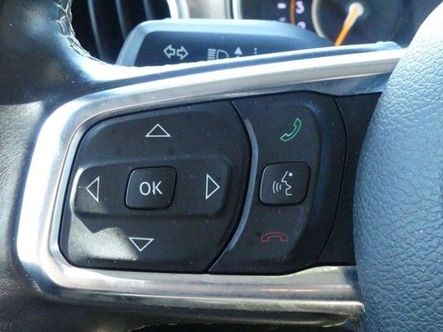 Used 2018 Jeep Wrangler Unlimited Sahara w/ LED Lighting Group AWD/4WD image 16