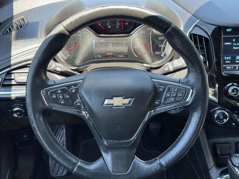Used 2017 Chevrolet Cruze Premier FWD image 11