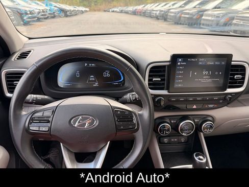 Used 2025 Hyundai Venue SEL FWD image 12