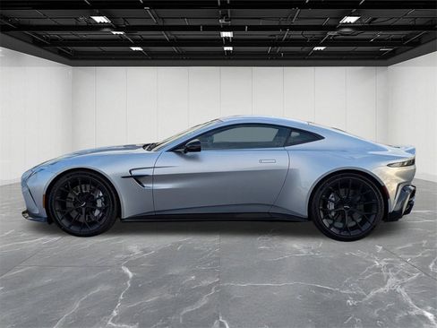 New 2026 Aston Martin V8 Vantage Coupe image 2