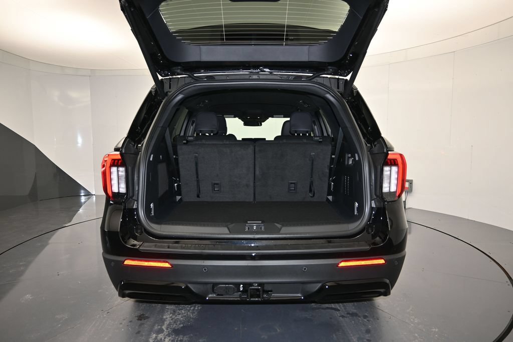 New 2026 Ford Explorer ST-Line w/ ST-Line Street Pack RWD image 24