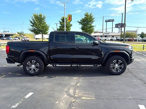 Used 2024 GMC Canyon AT4 w/ Technology Package AWD/4WD image 6