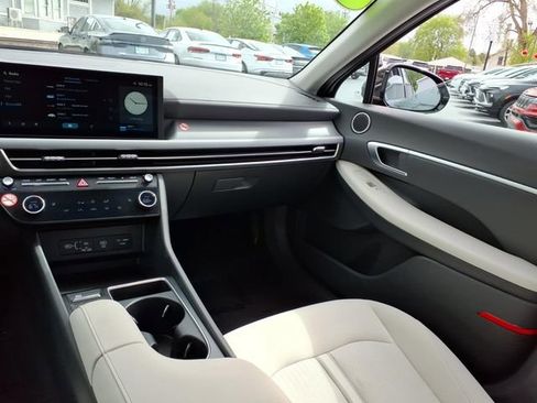 Used 2025 Hyundai Sonata SEL FWD image 18