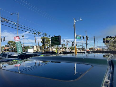 Used 2015 Land Rover LR4 HSE image 8