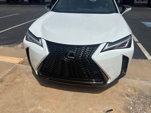 Used 2019 Lexus UX 200 F Sport w/ F Sport Premium Package FWD image 3