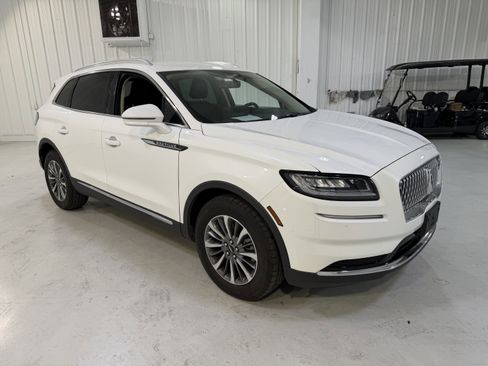 Used 2023 Lincoln Nautilus AWD w/ Premium Package image 7