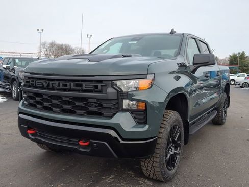 New 2026 Chevrolet Silverado 1500 Custom Trail Boss w/ LPO, Dark Essentials Package AWD/4WD image 3
