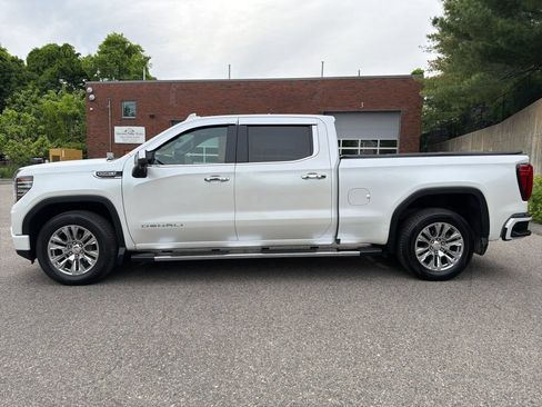 Used 2023 GMC Sierra 1500 Denali w/ Technology Package AWD/4WD image 3