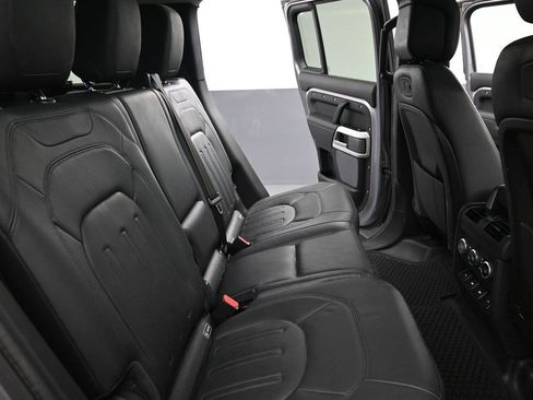 Used 2020 Land Rover Defender 110 SE AWD/4WD image 20