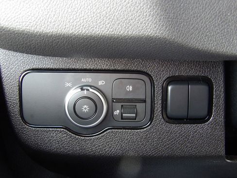 Used 2023 Mercedes-Benz Sprinter 2500 image 19